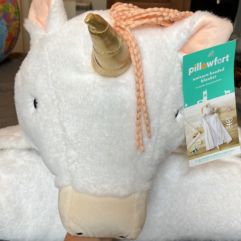 Pillowfort White and Gold Unicorn Plush Hooded Blanket
